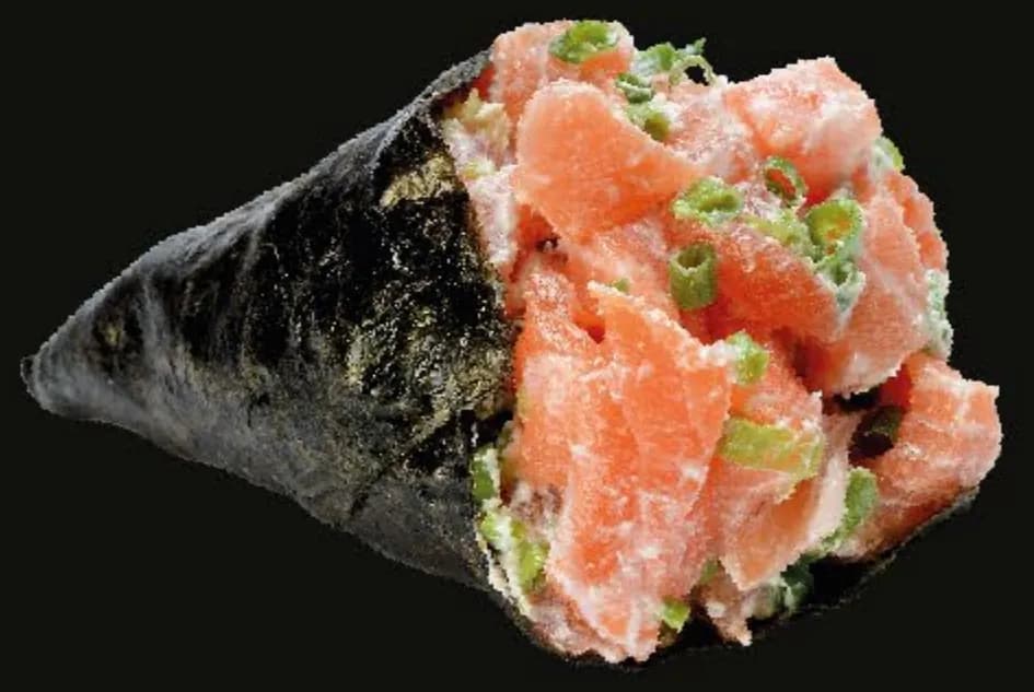 Temaki de salmão com cebolinha