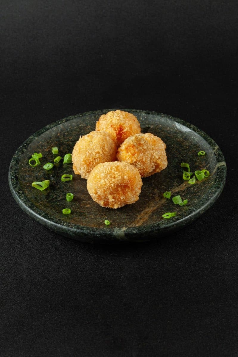 Bolinho de Salmão Frito - 4 Unidades